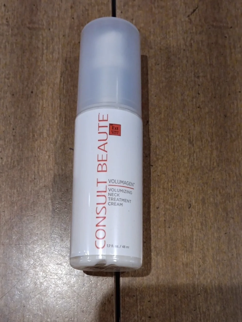 Volumizing Neck Treatment Cream — White